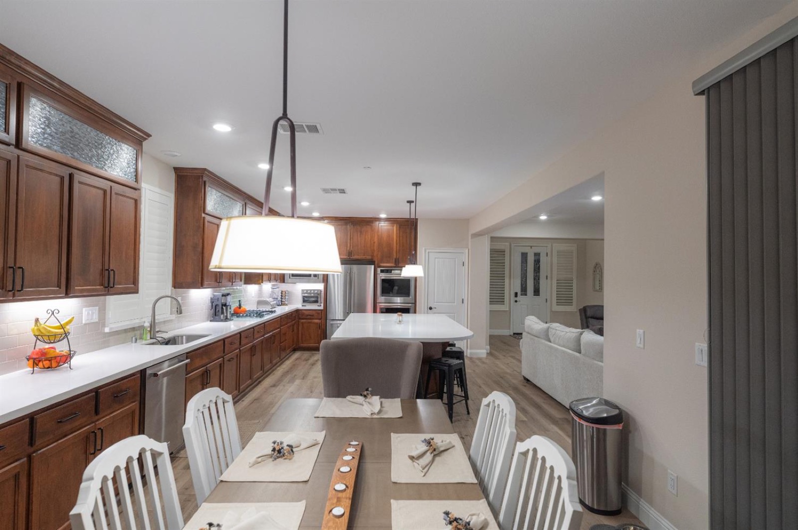 2808 Whispering Creek Loop — Rocklin